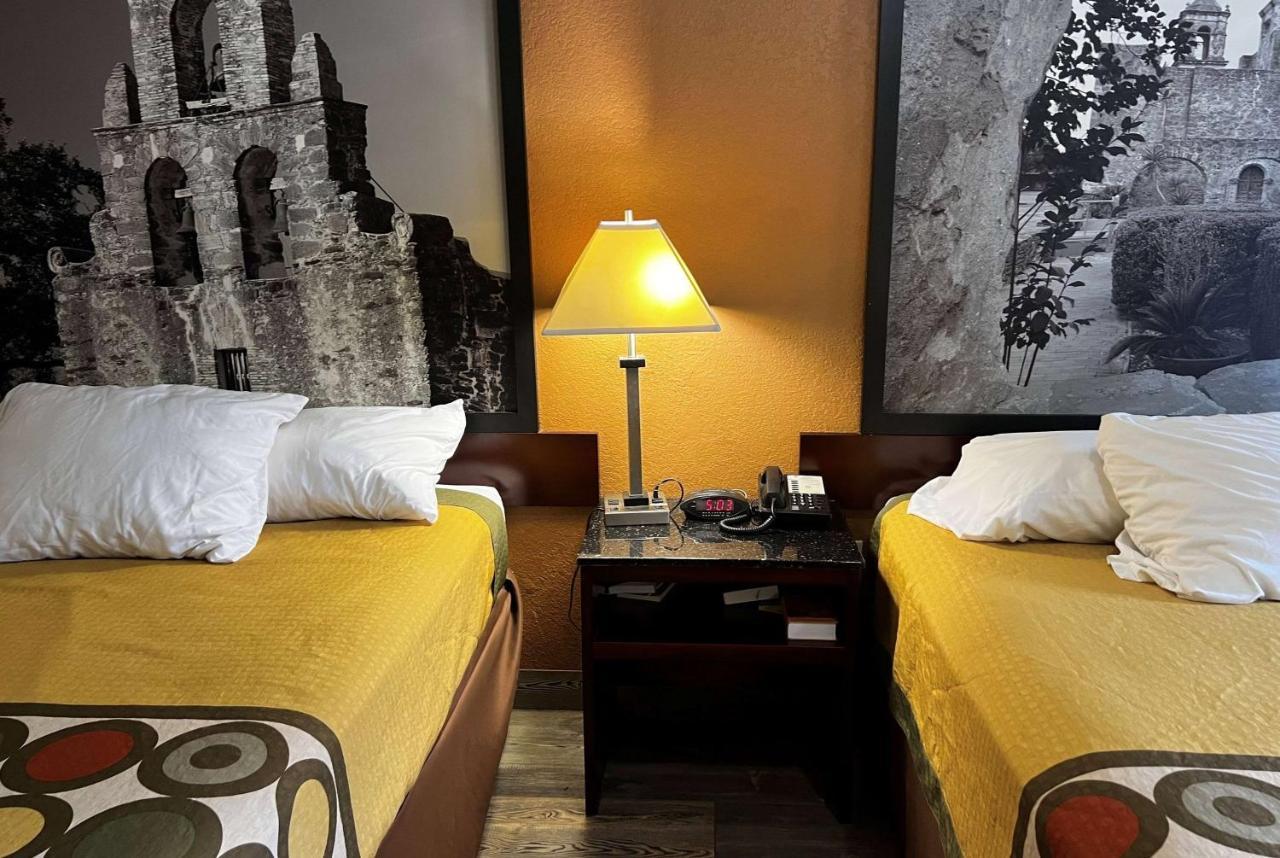 Express Inn Katy Esterno foto